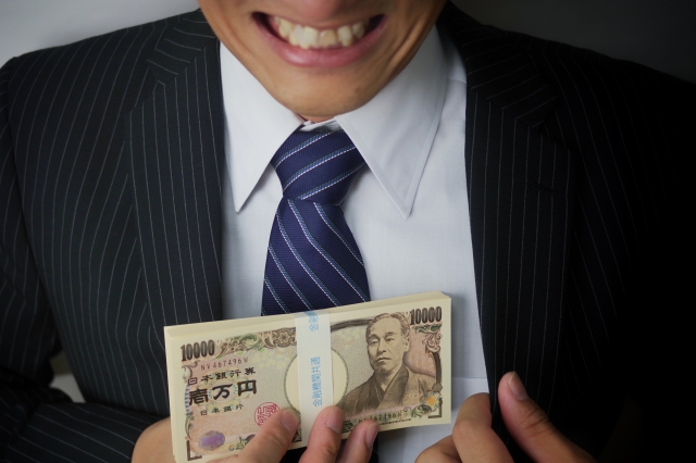 ヤミ金業者は金をせしめてほくそ笑む。安城市の弁護士や司法書士に無料相談する